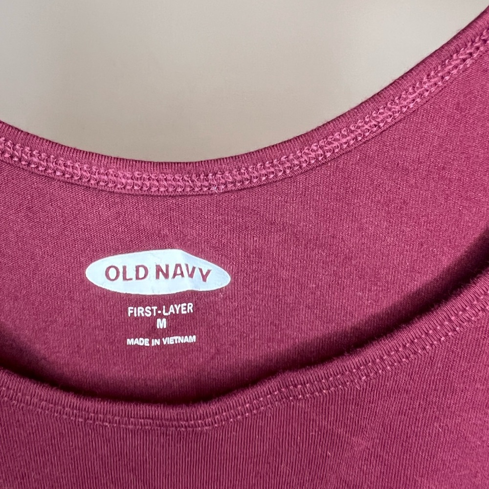 Maroon tank - Picture 3 of 3